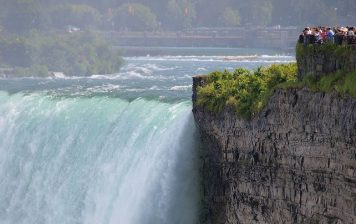 Niagara Falls considers going back to its daredevil past
